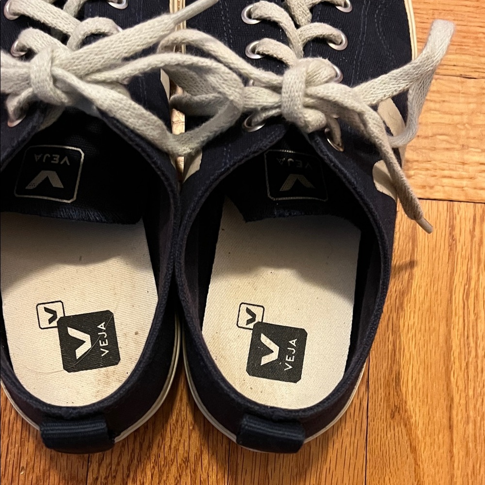 Veja Navy Canvas Sneakers - Picture 6 of 8